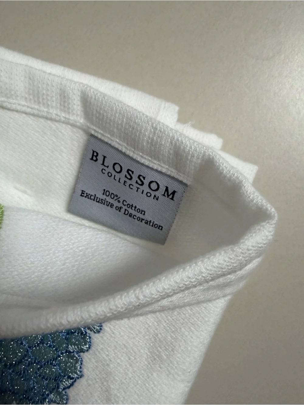 BC White Blue Green Embroidered Hydrangea Bouquet Patch Waffle Tea Towels